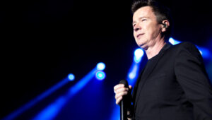 Rick Astley Brings Holiday Cheer to Nordoff + Robbins Carol Service