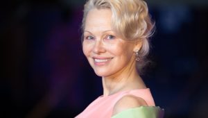 Pamela Anderson’s Surprising Musical Talent: The Untold Story of Her Vocal Contribution to Mariah Carey’s Hit Song