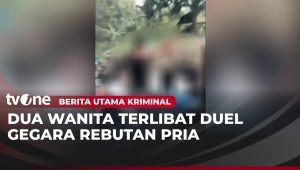 VIRAL! Video Amatir Dua Wanita Duel Gladiator di Tengah Jalan Utama