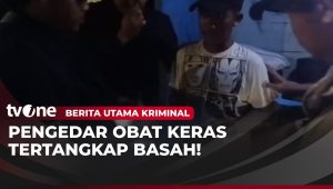 "Penangkapan Dua Pengedar Obat Keras: Berita Terbaru dari Dunia Kriminal"
"Razia Sukses: Dua Pengedar Obat Keras Diciduk Saat Berjualan"
"Operasi Polisi Berhasil Menangkap Dua Pengedar Obat Keras"
"Penangkapan Berhasil: Dua Pengedar Obat Keras Terjaring dalam Razia"
"Dua Pengedar Obat Keras Jatuh ke Tangan Polisi saat Berjualan"