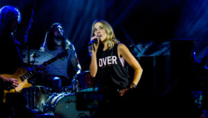 Sheryl Crow Opens Up About Money, Cancer, and Aging: A Candid Discussion